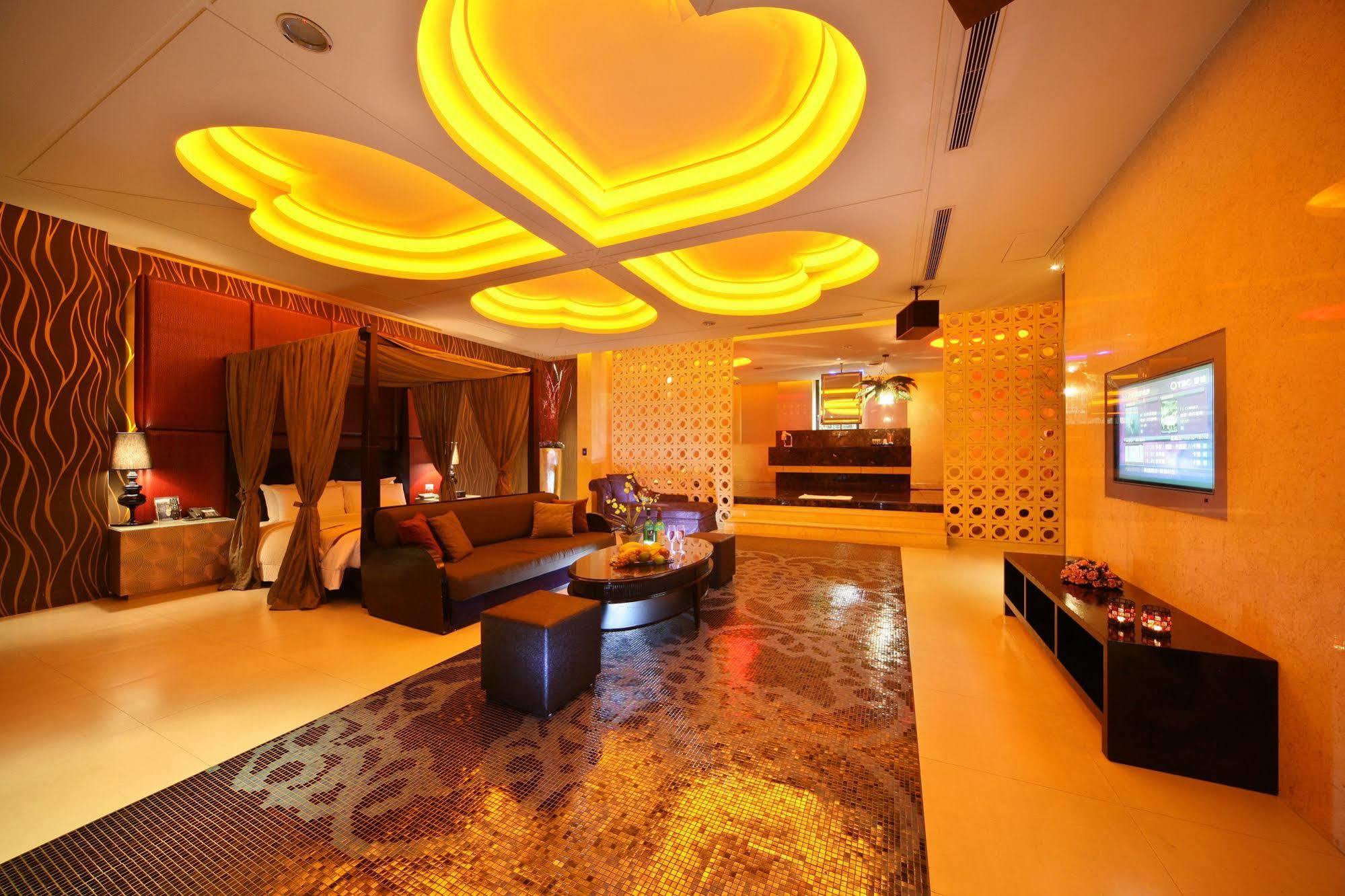 Lanshy Motel Taichung Extérieur photo