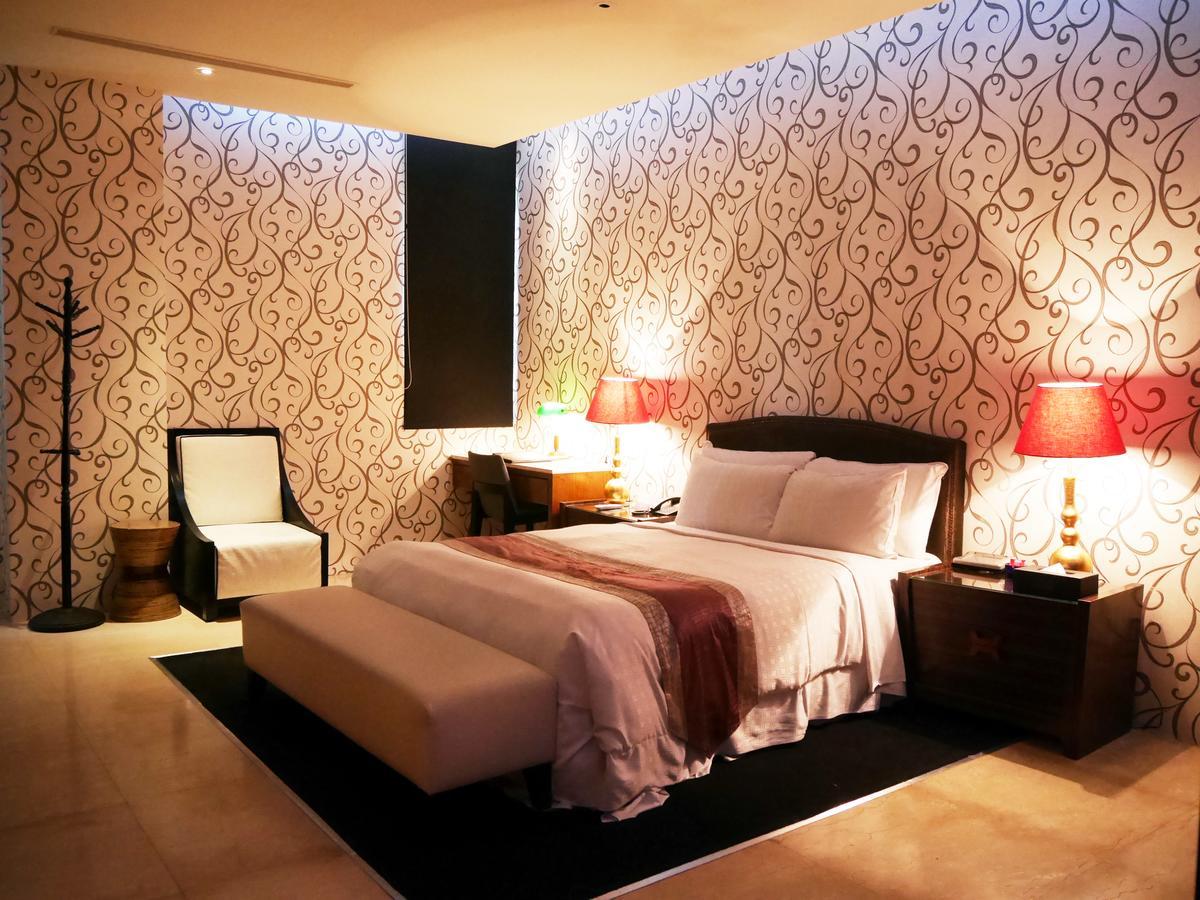 Lanshy Motel Taichung Extérieur photo