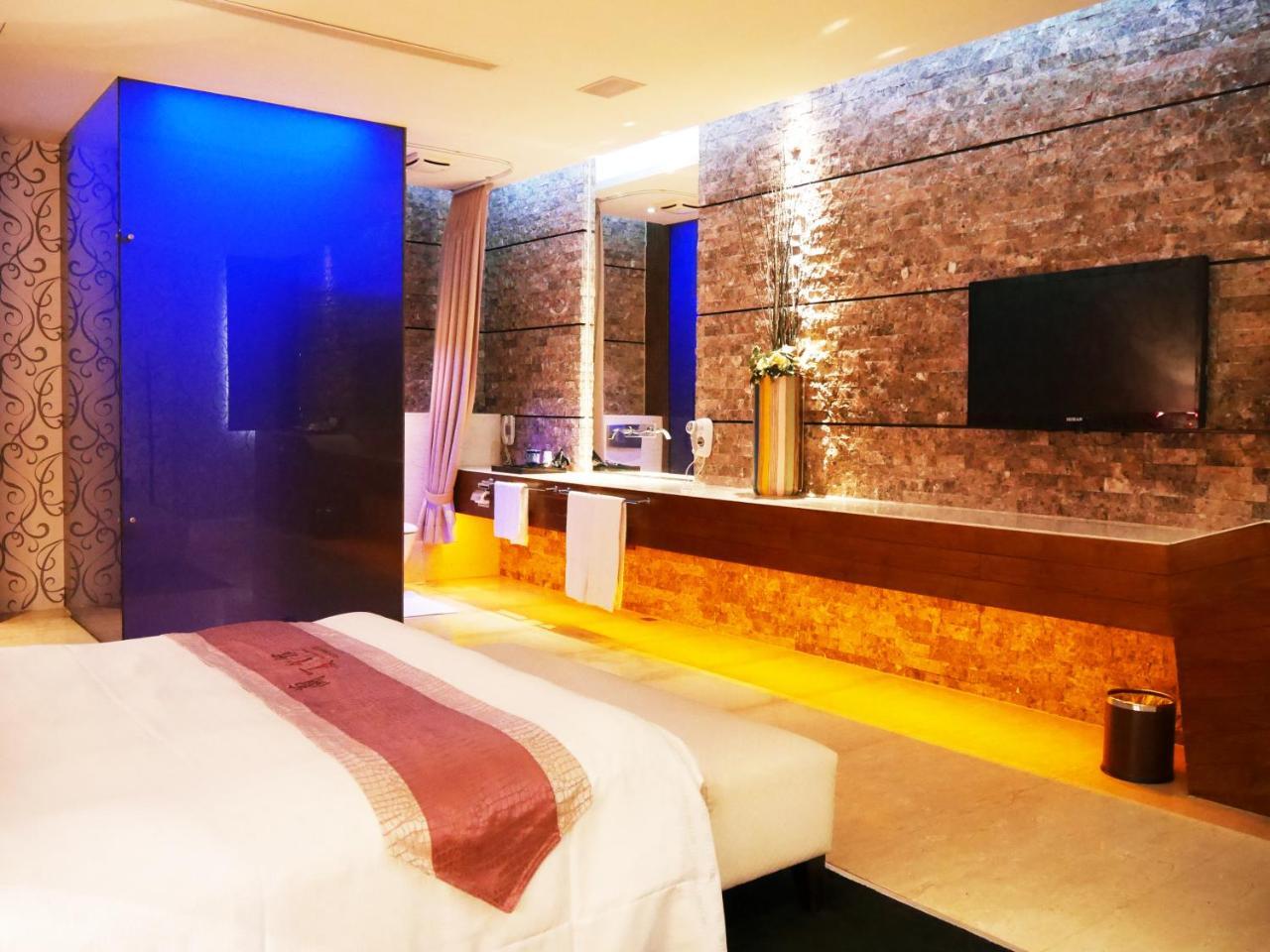 Lanshy Motel Taichung Extérieur photo