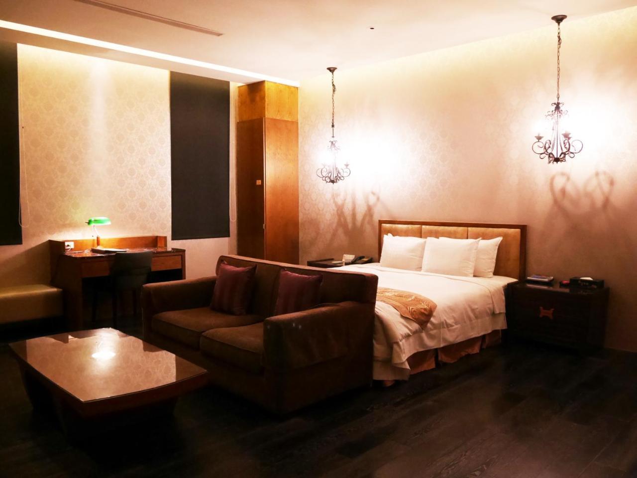 Lanshy Motel Taichung Extérieur photo